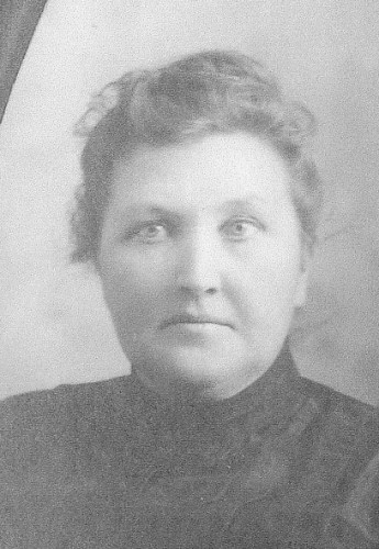 Bessie Elnora Downing Hendrick 1868-1933
wife of Egbert Seymour Hendrick