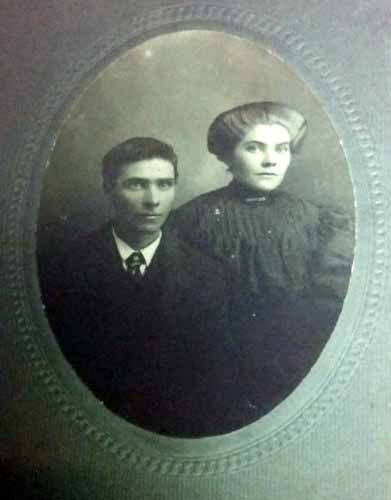 Earl Owen Hendrick St
& siste Minniwr