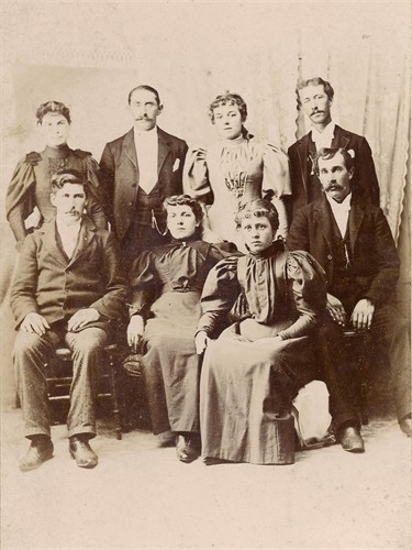 Franklin Joel Hendrick &
Lila Nargaret Stone Wedding
party